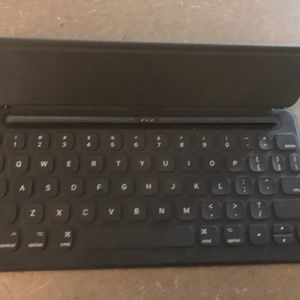 Apple Smart Keyboard (for iPad 8th generation)